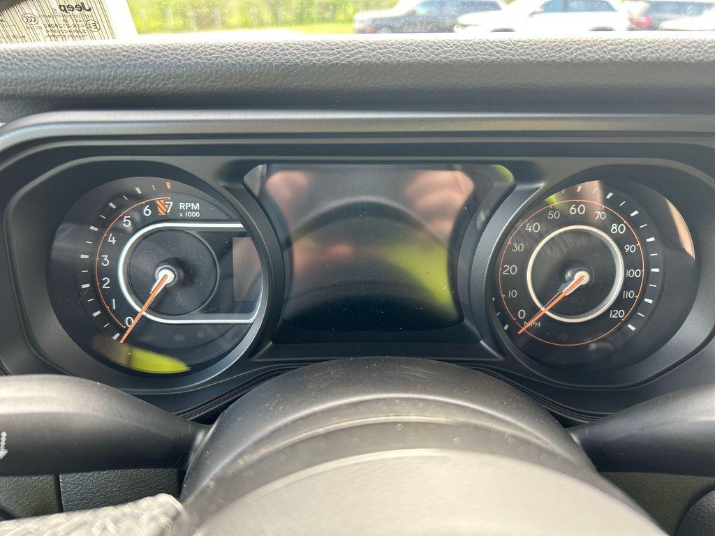 new 2025 Jeep Gladiator car, priced at $42,695