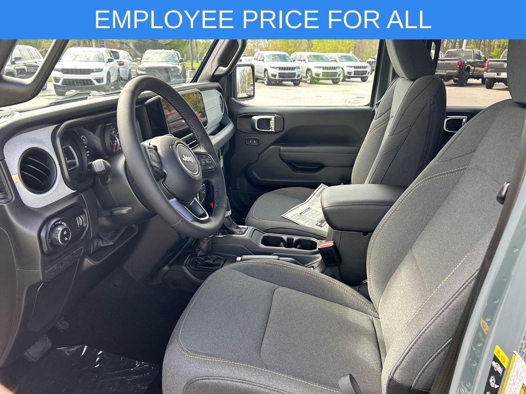 new 2025 Jeep Gladiator car, priced at $45,572