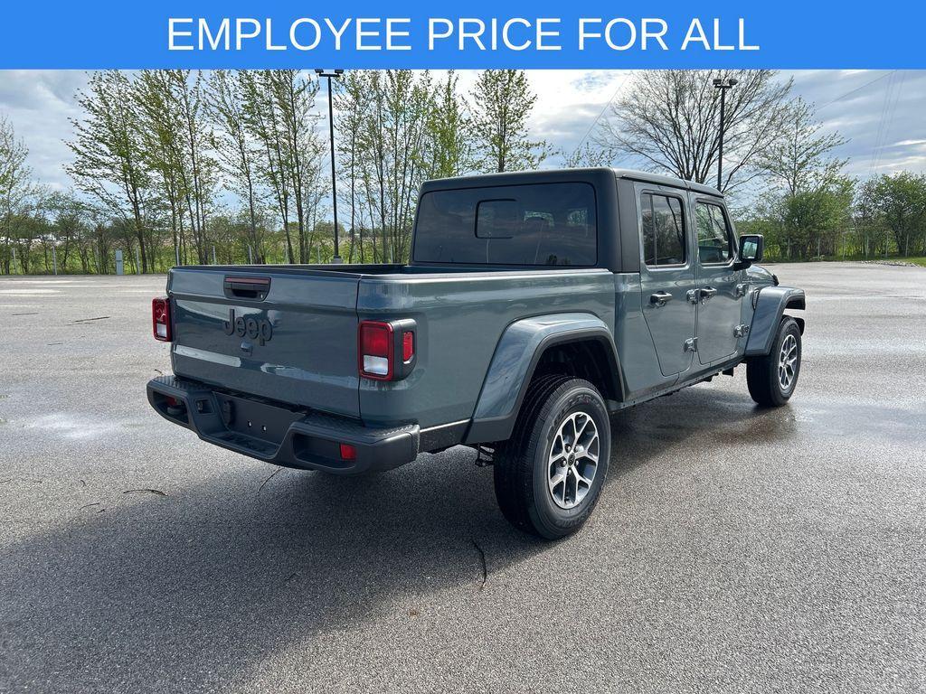 new 2025 Jeep Gladiator car, priced at $45,572