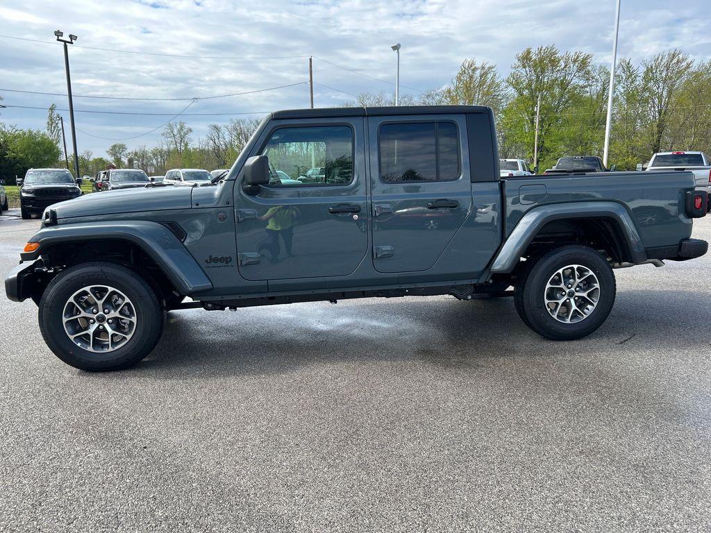 new 2025 Jeep Gladiator car, priced at $42,695