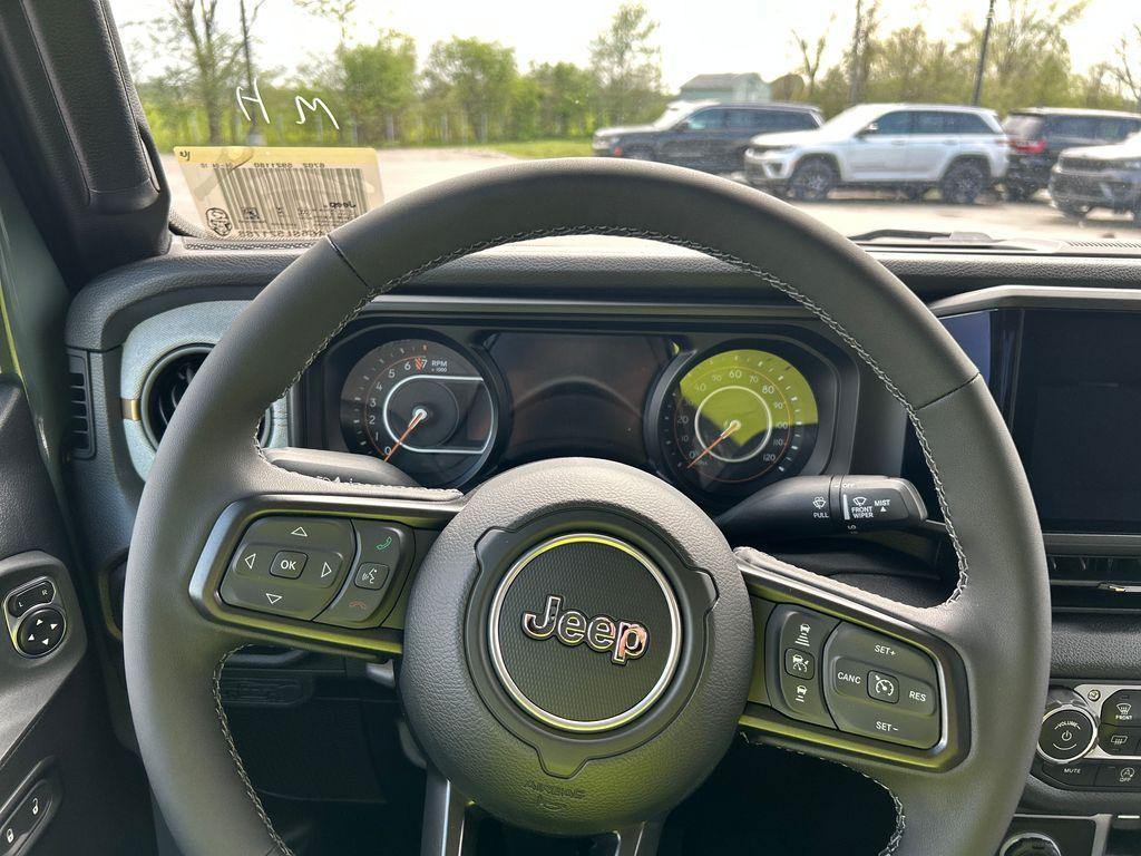 new 2025 Jeep Gladiator car, priced at $42,695