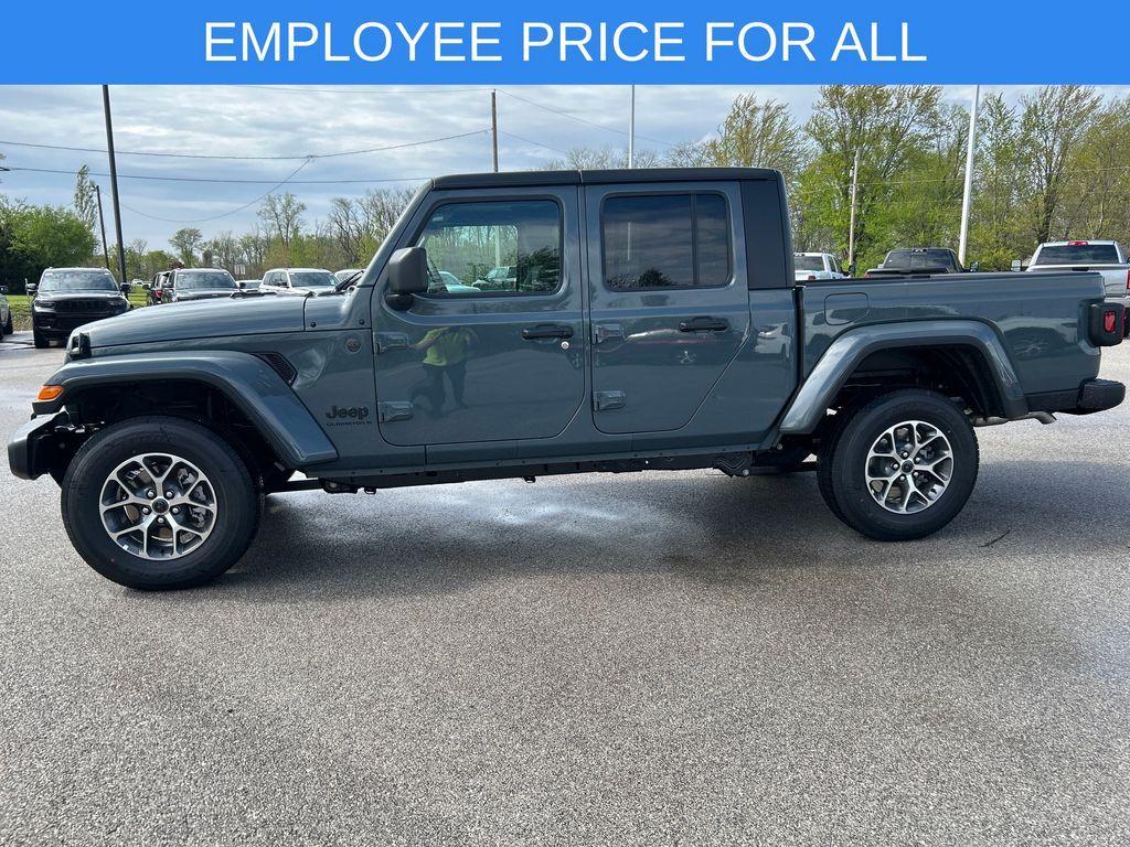 new 2025 Jeep Gladiator car, priced at $45,572
