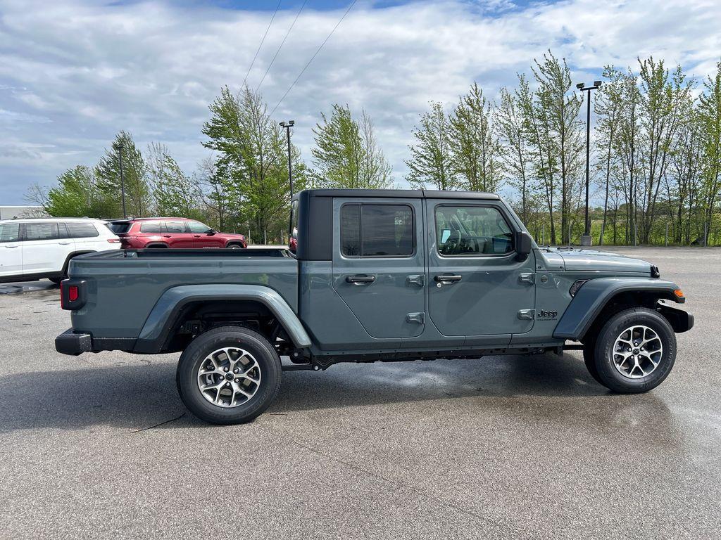 new 2025 Jeep Gladiator car, priced at $42,695