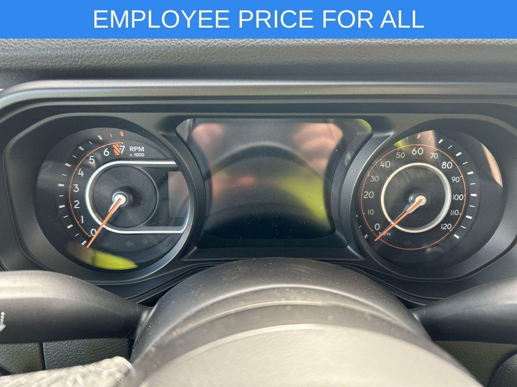 new 2025 Jeep Gladiator car, priced at $45,572