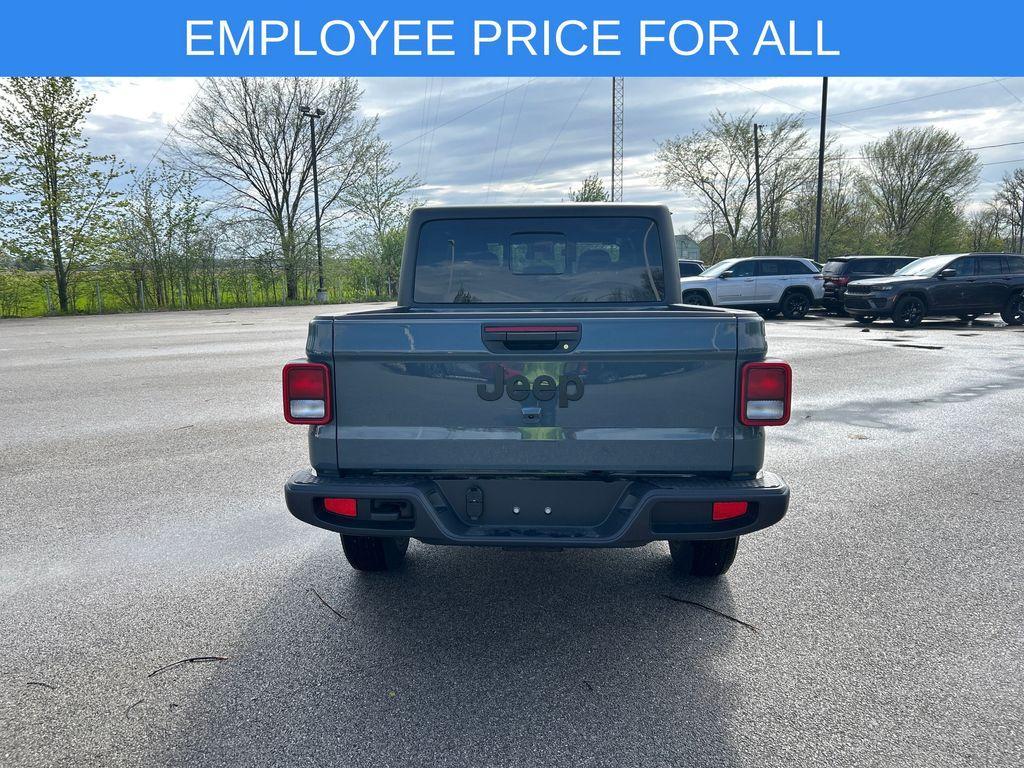 new 2025 Jeep Gladiator car, priced at $45,572