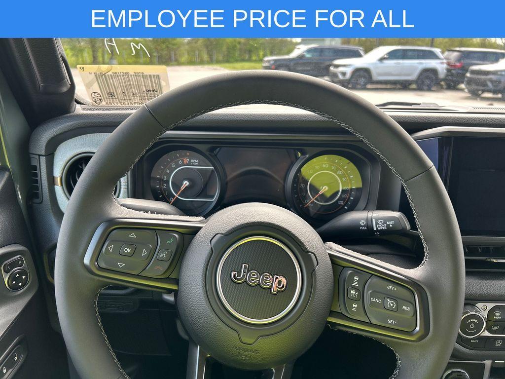 new 2025 Jeep Gladiator car, priced at $45,572