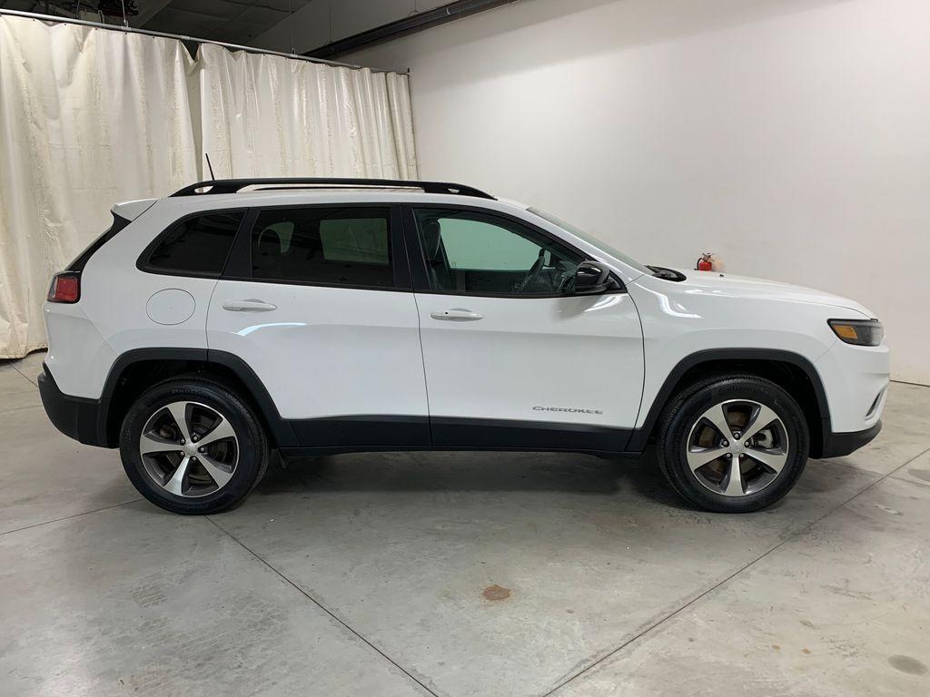 used 2022 Jeep Cherokee car, priced at $28,494