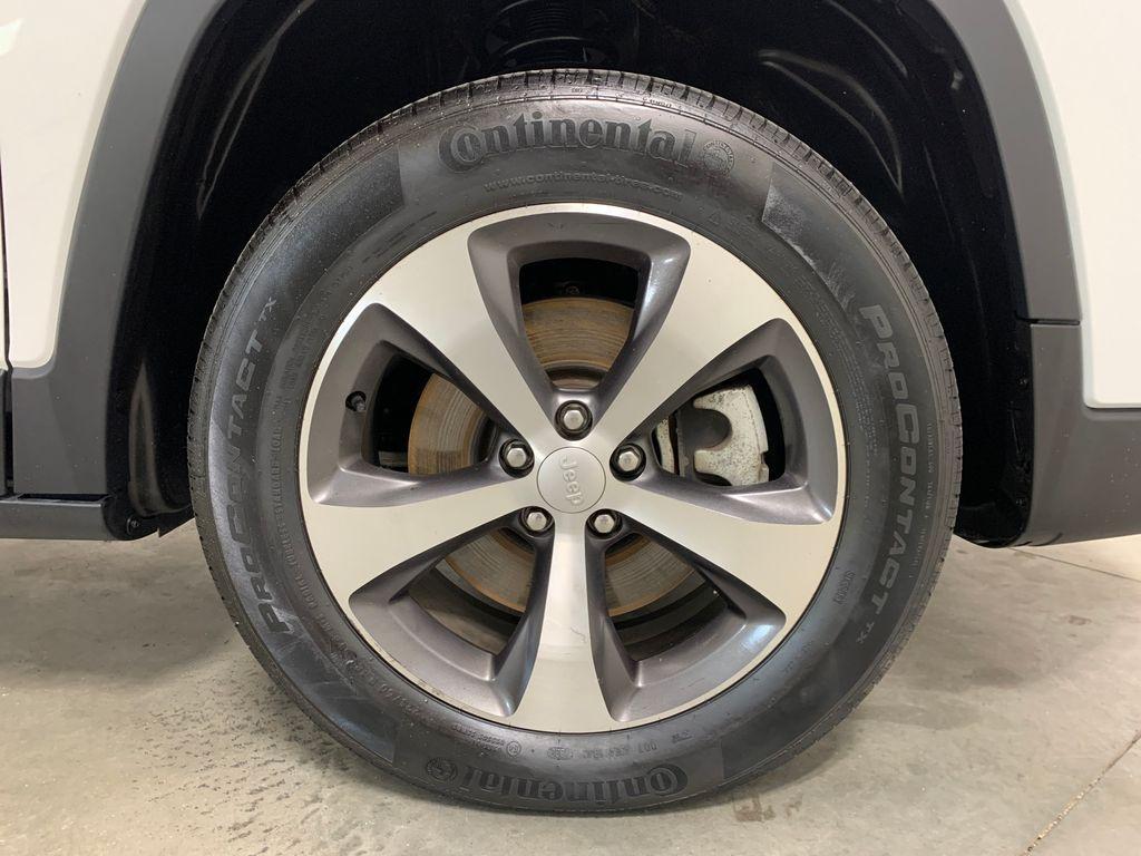 used 2022 Jeep Cherokee car, priced at $28,494