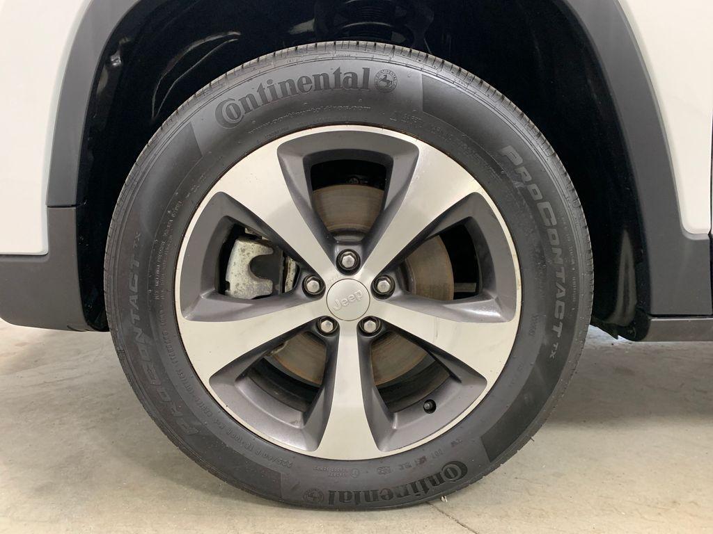 used 2022 Jeep Cherokee car, priced at $28,494