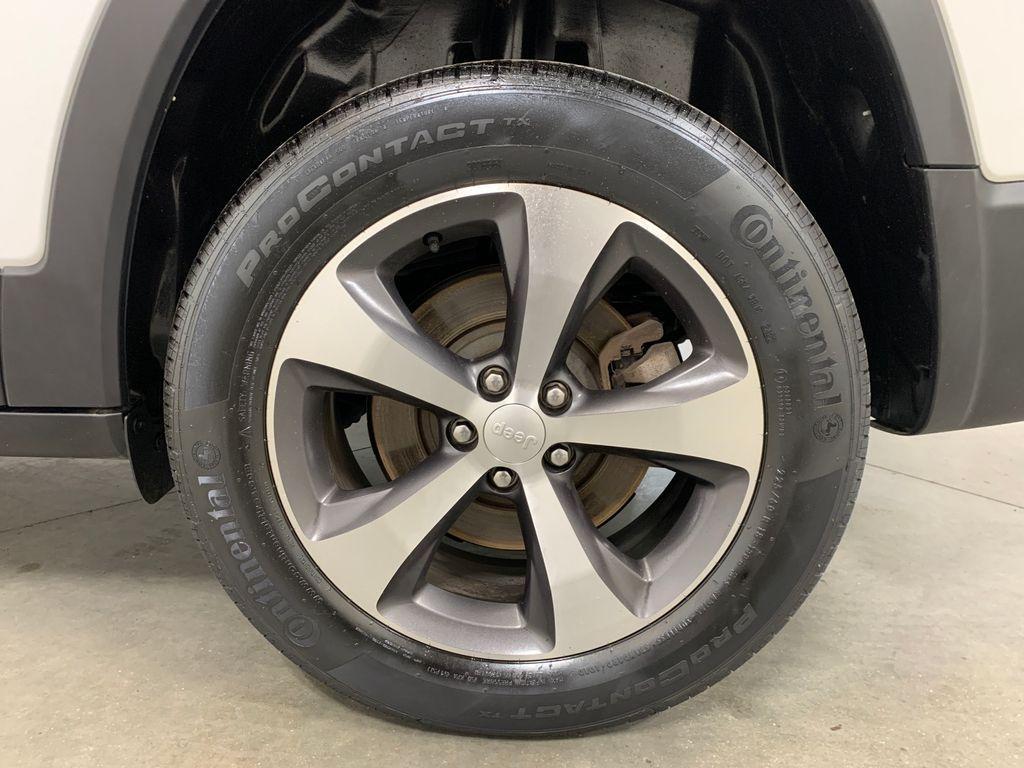 used 2022 Jeep Cherokee car, priced at $28,494
