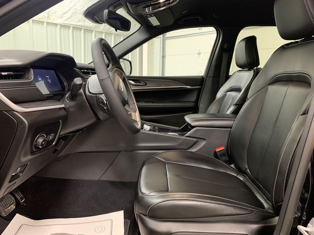 used 2024 Jeep Grand Cherokee car, priced at $40,988
