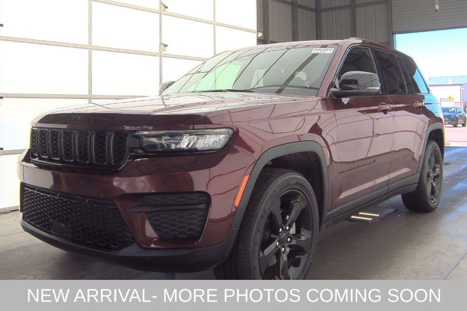 used 2024 Jeep Grand Cherokee car, priced at $36,264