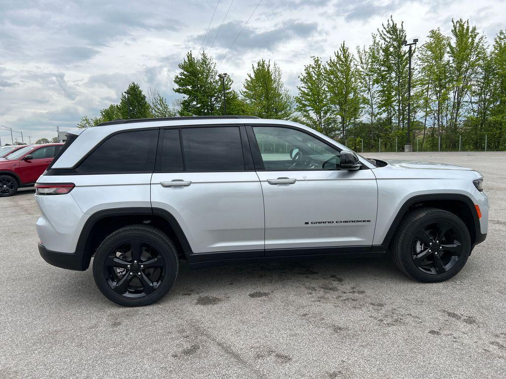 new 2024 Jeep Grand Cherokee car, priced at $40,503