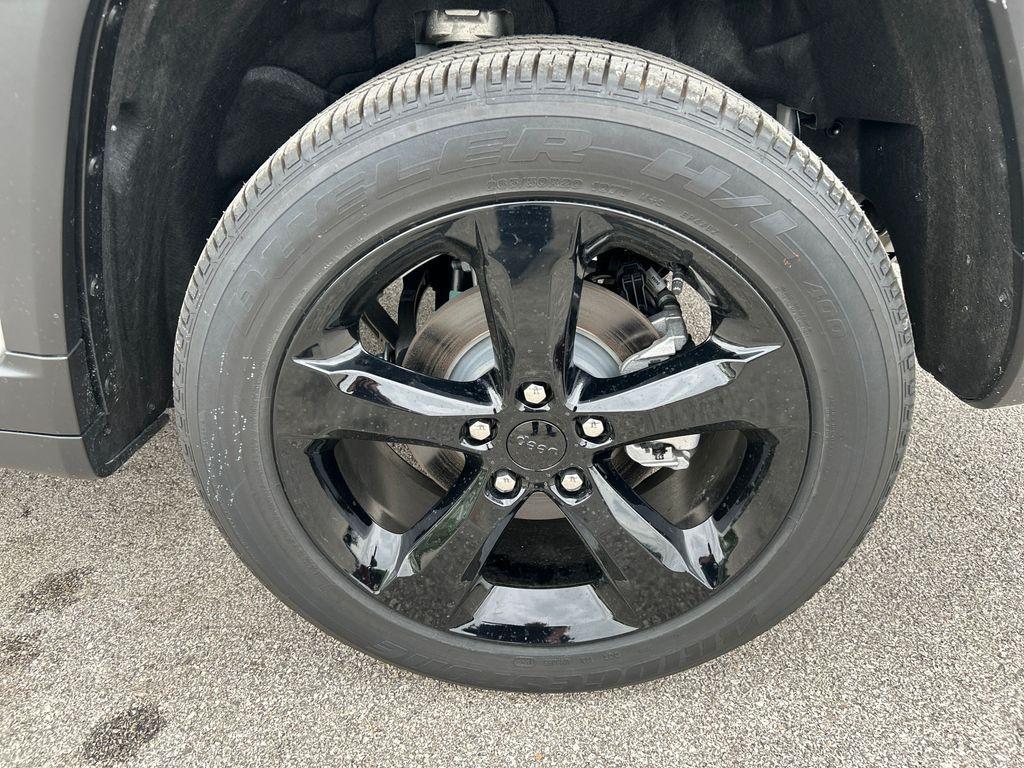 new 2024 Jeep Grand Cherokee car, priced at $40,503