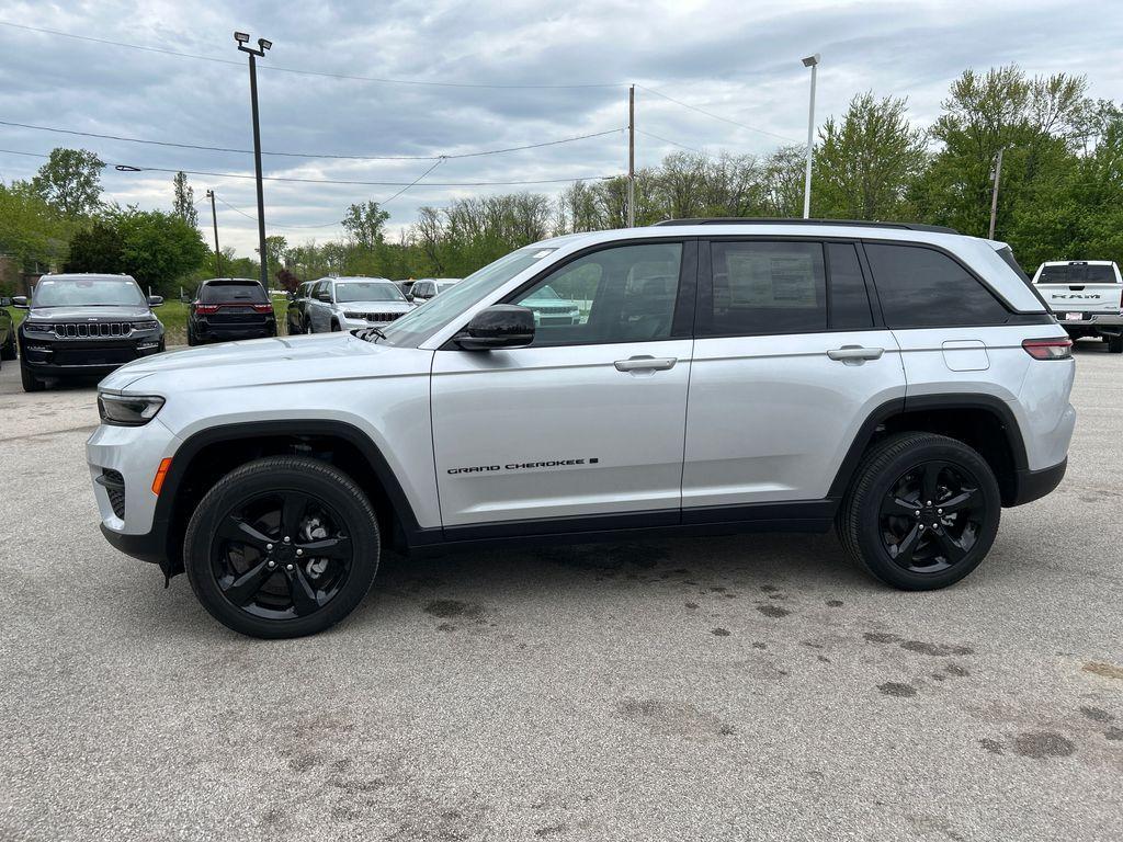 new 2024 Jeep Grand Cherokee car, priced at $40,503
