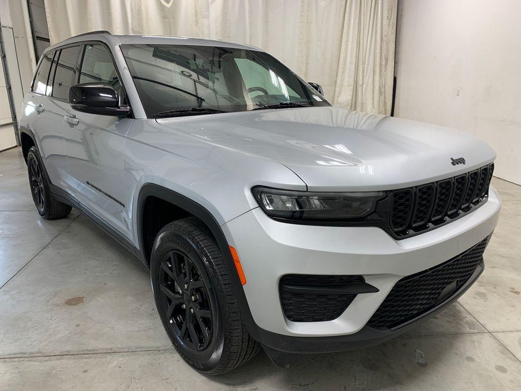 used 2024 Jeep Grand Cherokee car, priced at $38,439