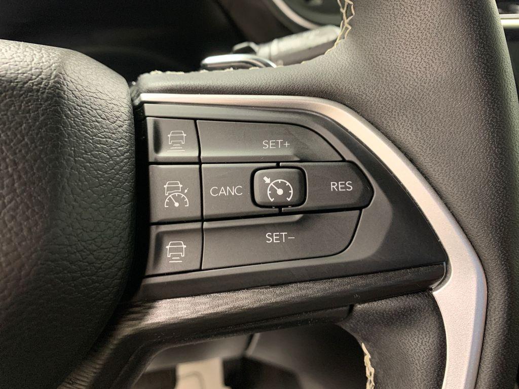 used 2024 Jeep Grand Cherokee car, priced at $36,597