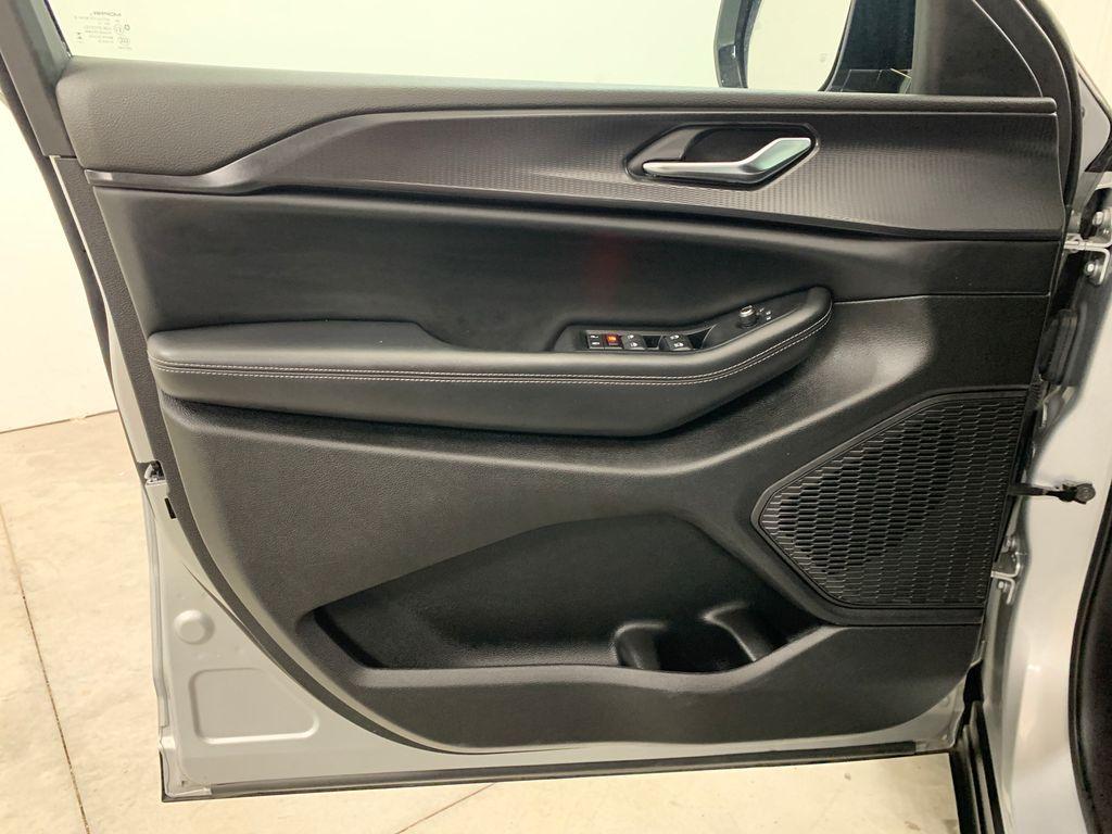 used 2024 Jeep Grand Cherokee car, priced at $38,439