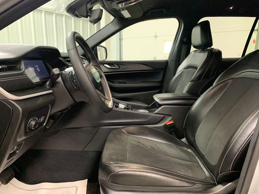 used 2024 Jeep Grand Cherokee car, priced at $38,439