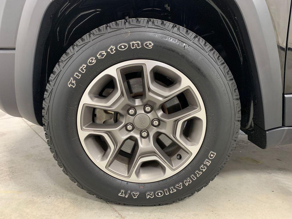 used 2020 Jeep Cherokee car, priced at $21,365