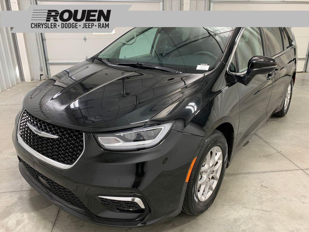 used 2023 Chrysler Pacifica car, priced at $24,999