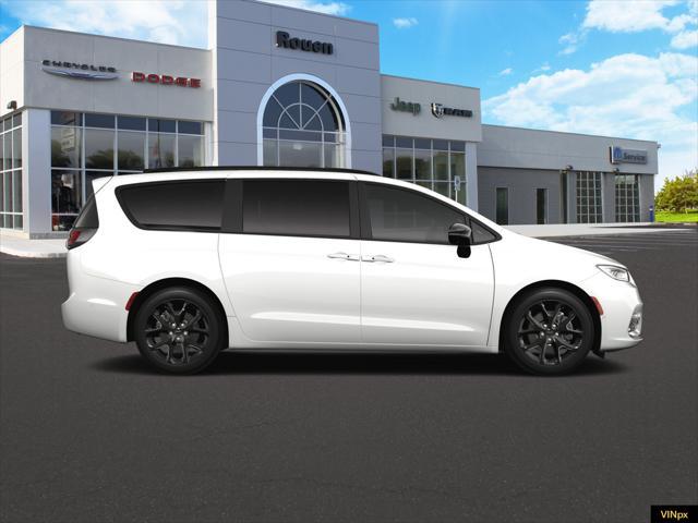 new 2024 Chrysler Pacifica car, priced at $46,862