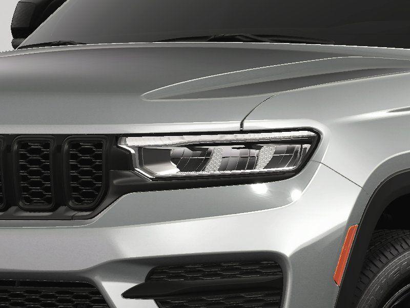 new 2024 Jeep Grand Cherokee car, priced at $42,152