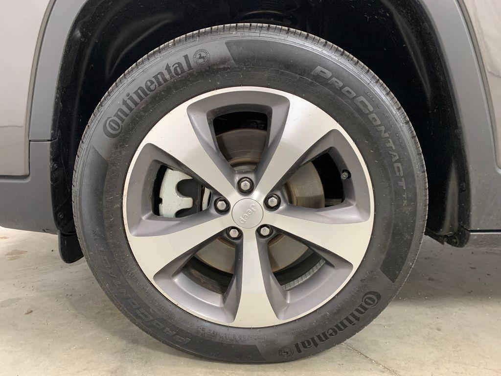 used 2022 Jeep Cherokee car, priced at $26,837
