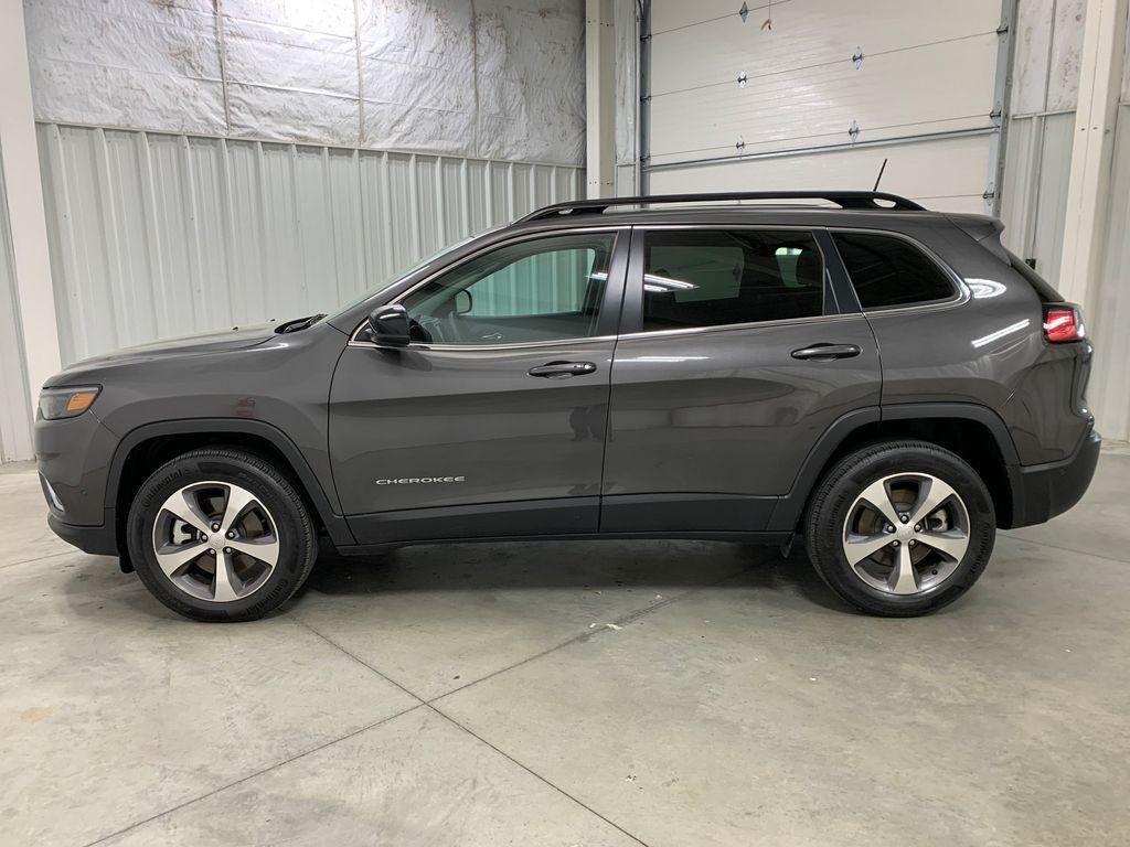 used 2022 Jeep Cherokee car, priced at $26,837