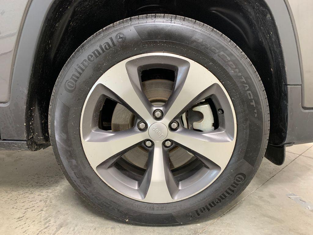 used 2022 Jeep Cherokee car, priced at $26,837