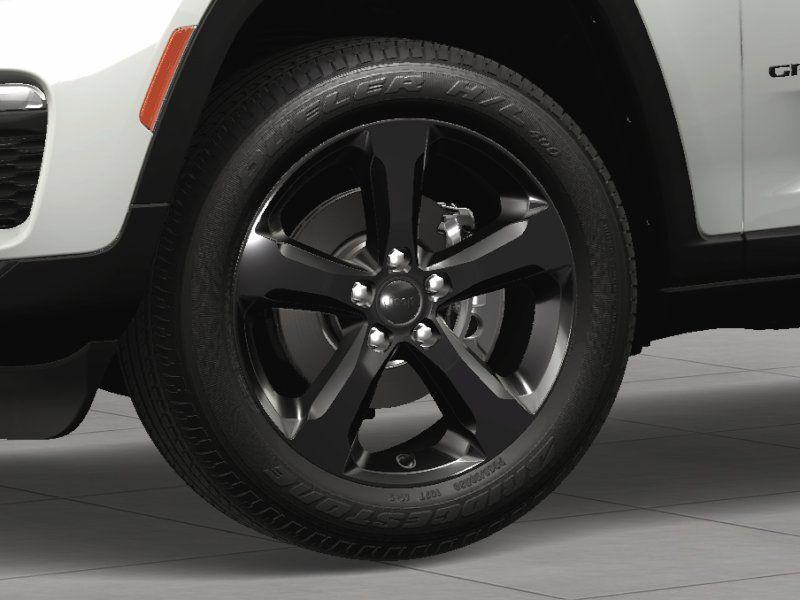 new 2025 Jeep Grand Cherokee car, priced at $43,426
