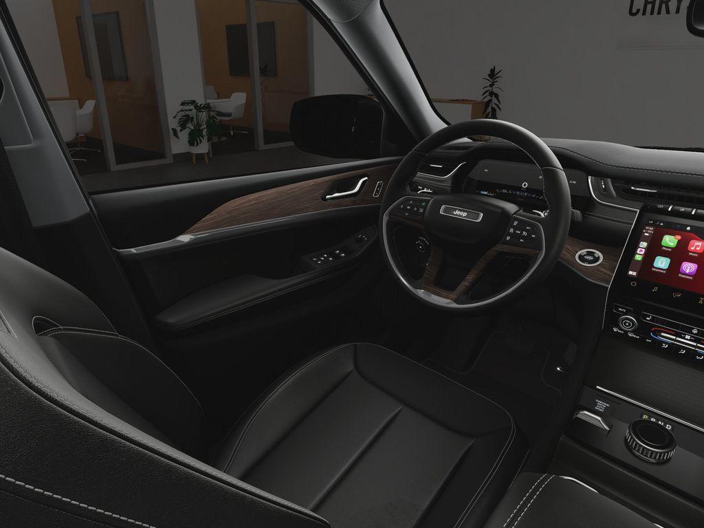 new 2025 Jeep Grand Cherokee car, priced at $43,426