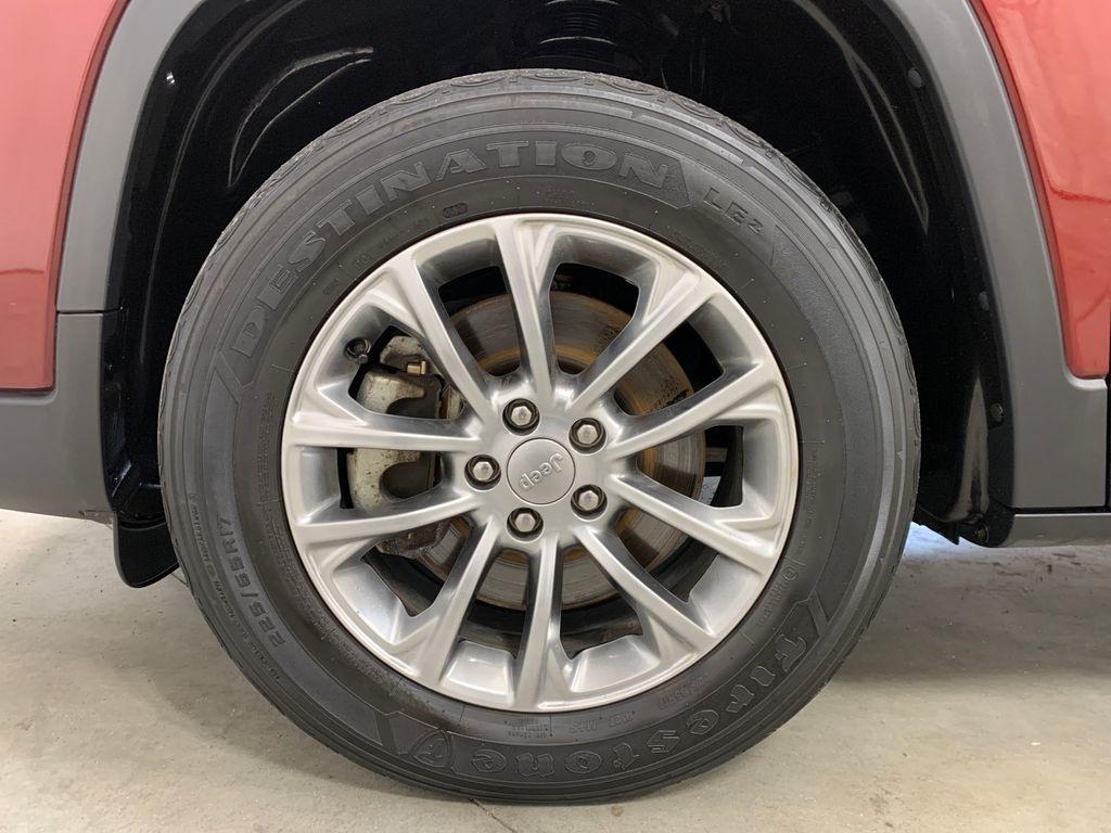 used 2021 Jeep Cherokee car, priced at $20,337