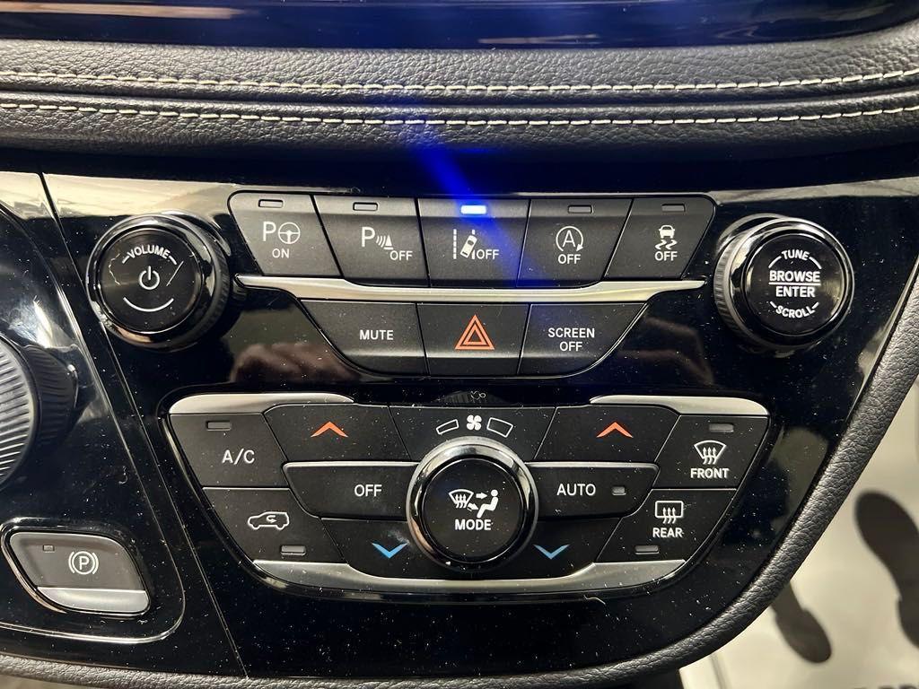 used 2021 Chrysler Pacifica car, priced at $28,919