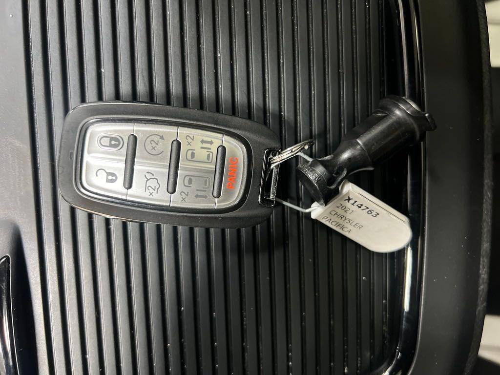 used 2021 Chrysler Pacifica car, priced at $28,919