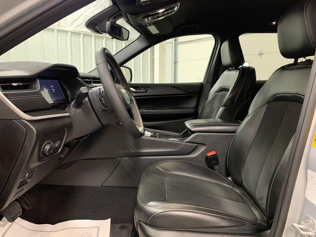 used 2024 Jeep Grand Cherokee car, priced at $37,721
