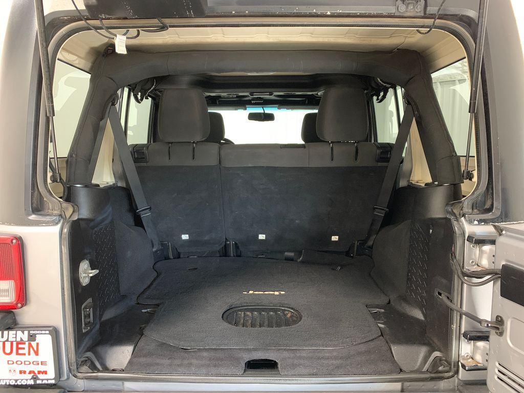 used 2015 Jeep Wrangler Unlimited car, priced at $16,799