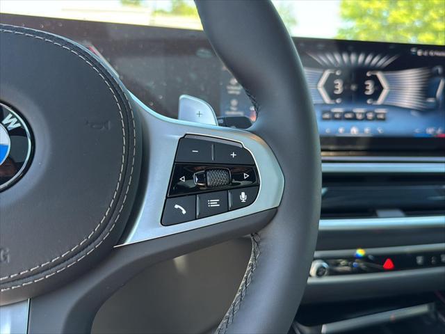 new 2025 BMW X7 car, priced at $106,915
