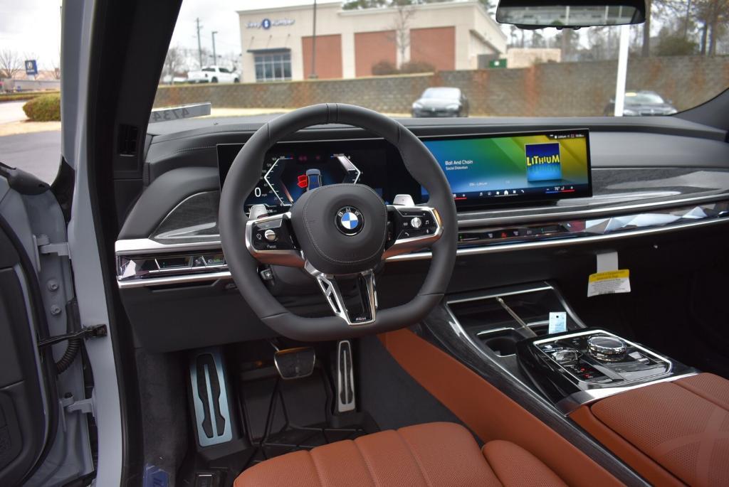 new 2024 BMW 760 car