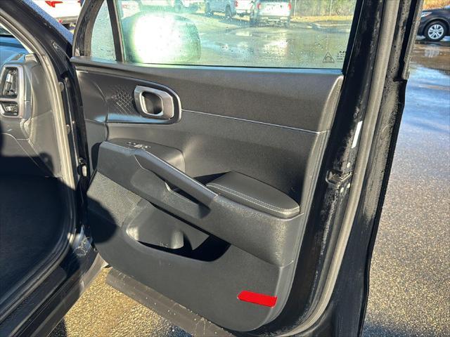 used 2022 Kia Sorento car, priced at $21,900