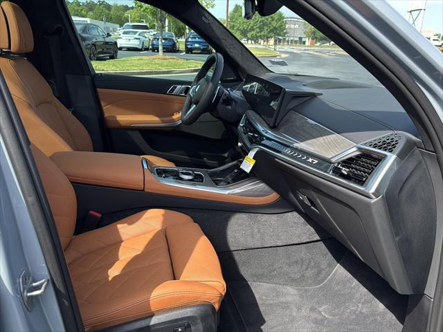 new 2025 BMW X7 car, priced at $98,505