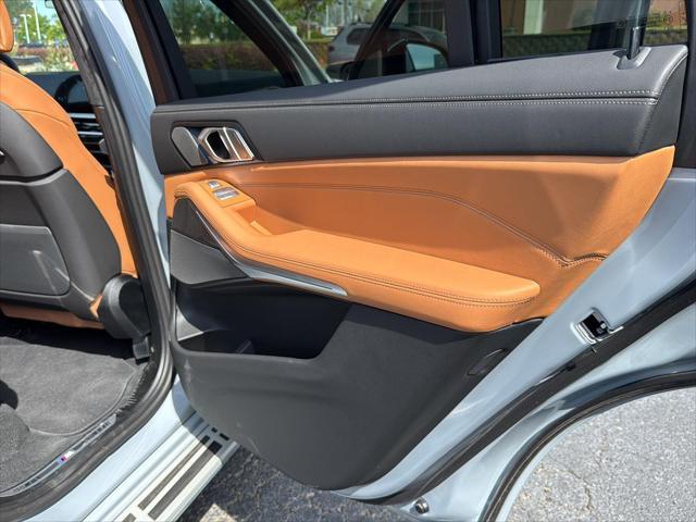 new 2025 BMW X7 car, priced at $98,505