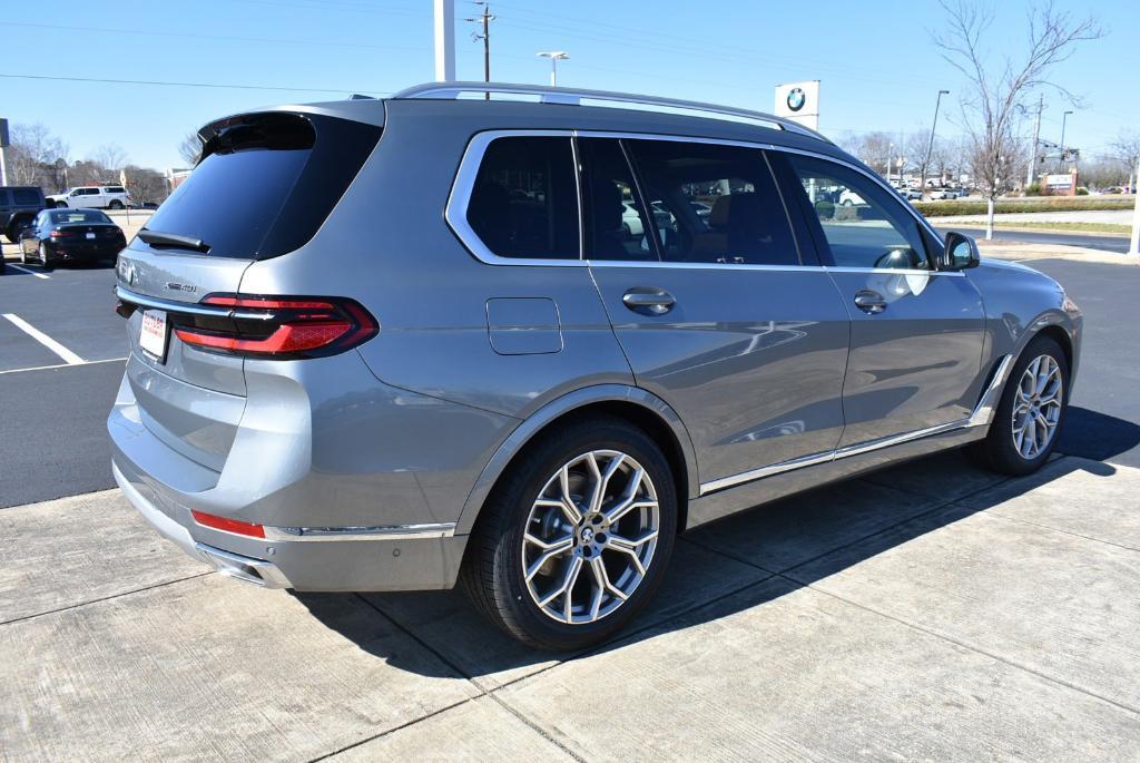 new 2024 BMW X7 car