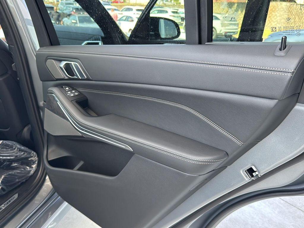 new 2026 BMW X7 car, priced at $127,280