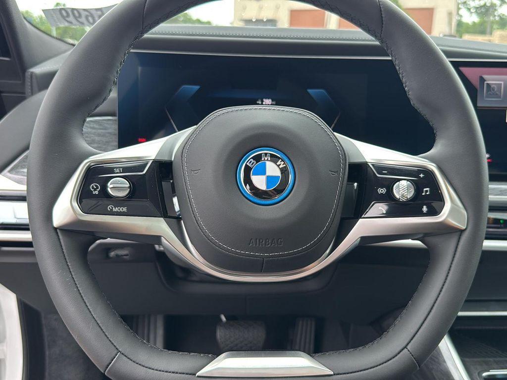 new 2025 BMW i7 car, priced at $127,125