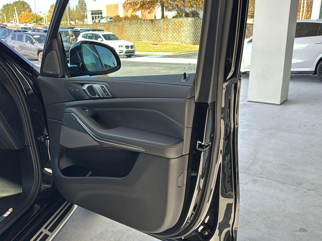 new 2026 BMW X7 car, priced at $105,635