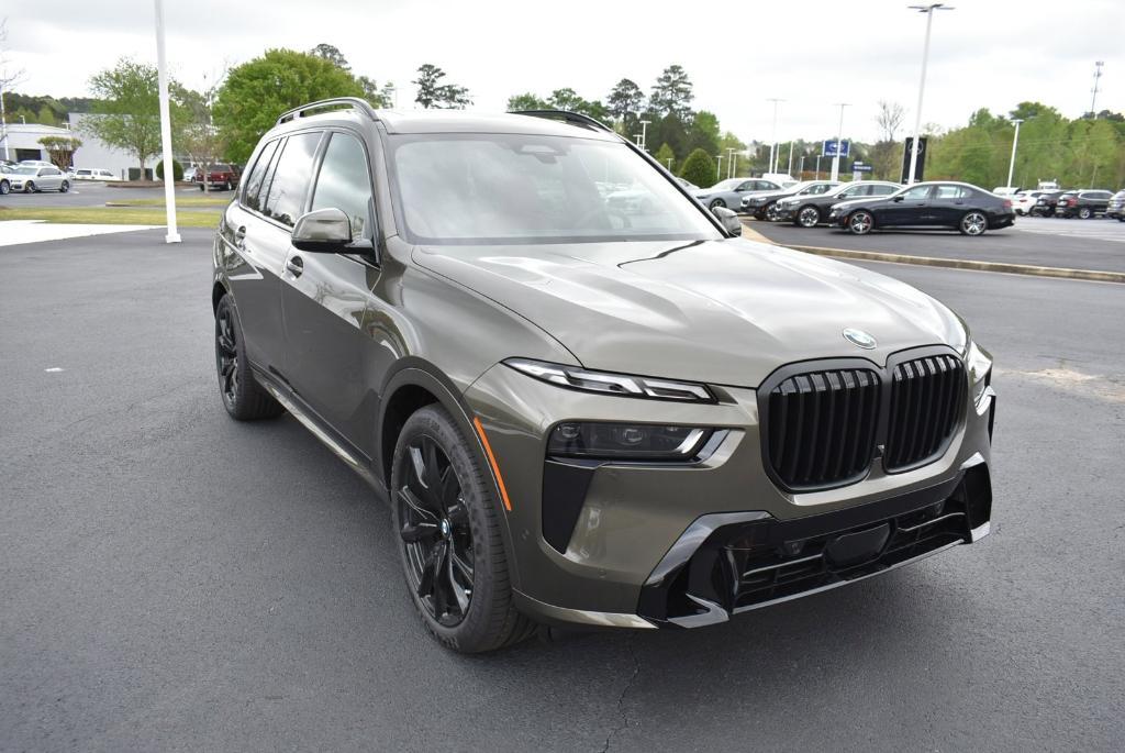 new 2025 BMW X7 car