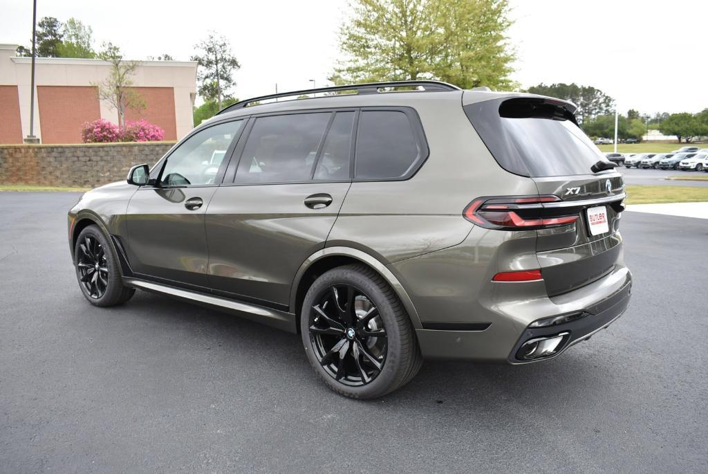 new 2025 BMW X7 car