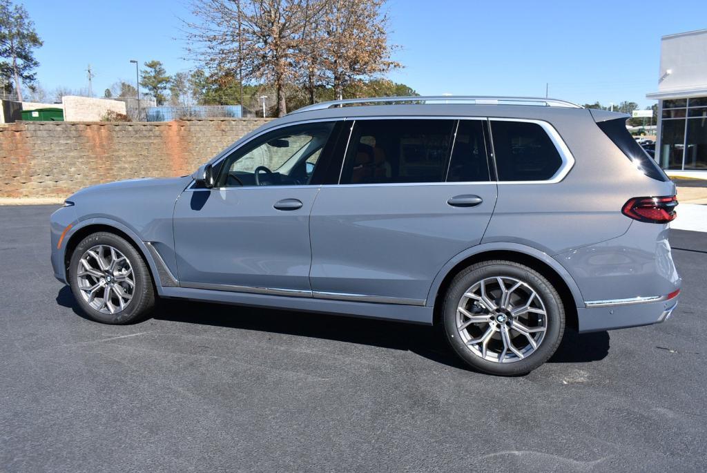 new 2024 BMW X7 car