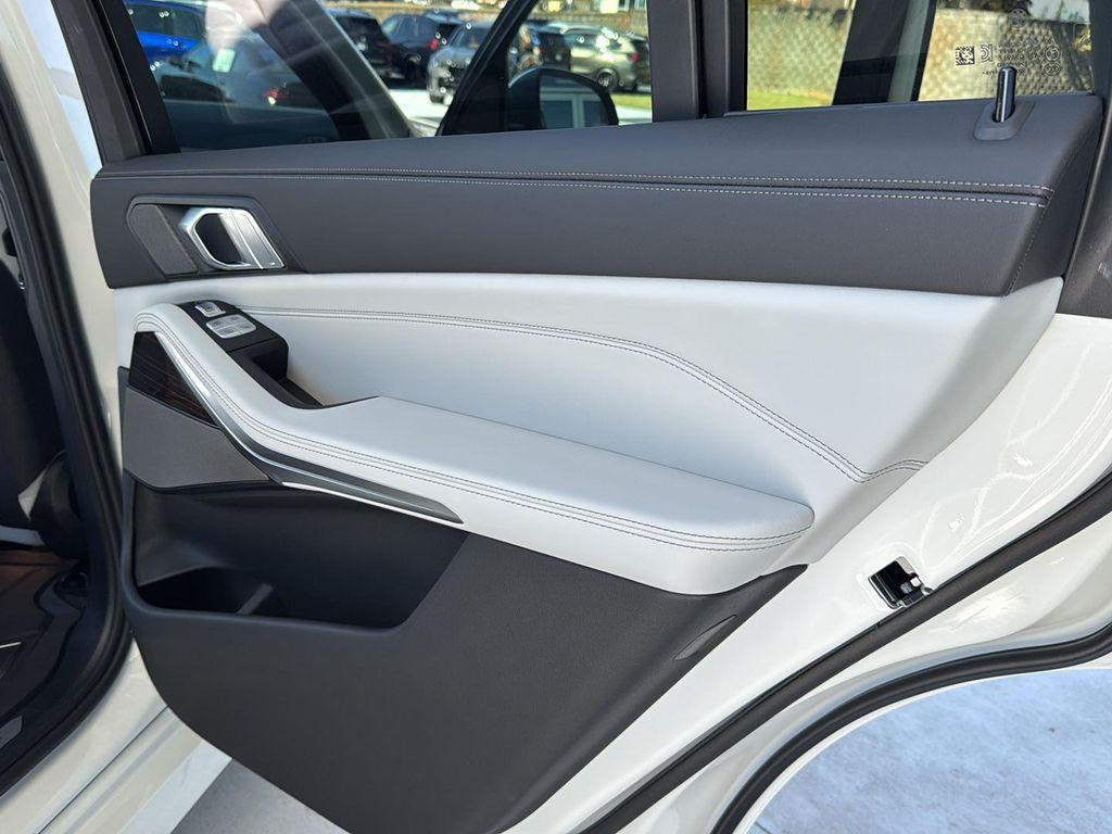 new 2026 BMW X7 car, priced at $96,005